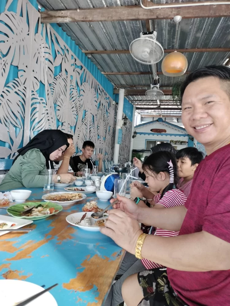 เช่ารถตู้พร้อมคนขับนายายอาม